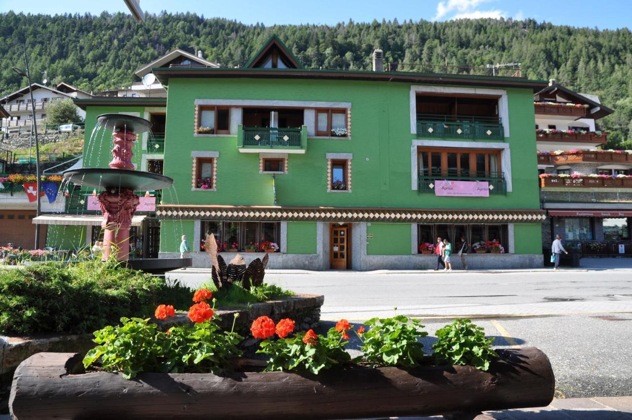 Hotel Torena Aprica Eksteriør billede